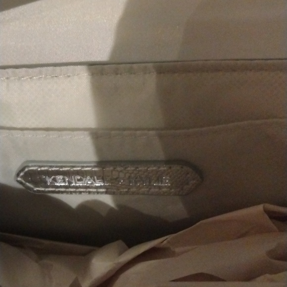 Kendall & Kylie Silver shoulder bag textured print - Picture 3 of 7